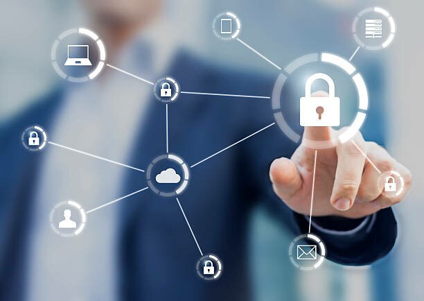 Oui, un employeur peut surveiller les communications électroniques de ses travailleurs (mais pas n’importe comment !)