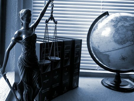 Justice belge et son plafond de verre – Par Maître Roger LUYCKX